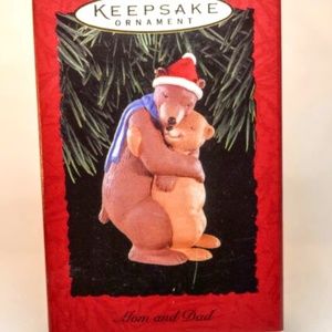 1996 Hallmark Keepsake Mom and Dad Bear Ornament